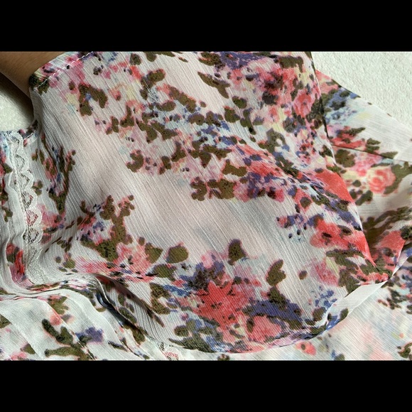NWOT | 🌸 Floral camisole - Picture 2 of 2